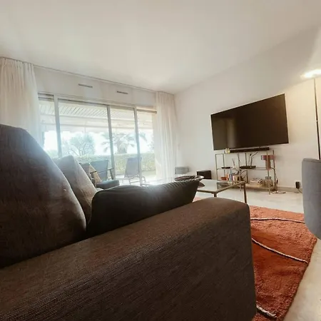Homestay Three Bedrooms In *