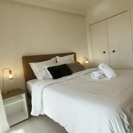 Three Bedrooms In Homestay Cannes